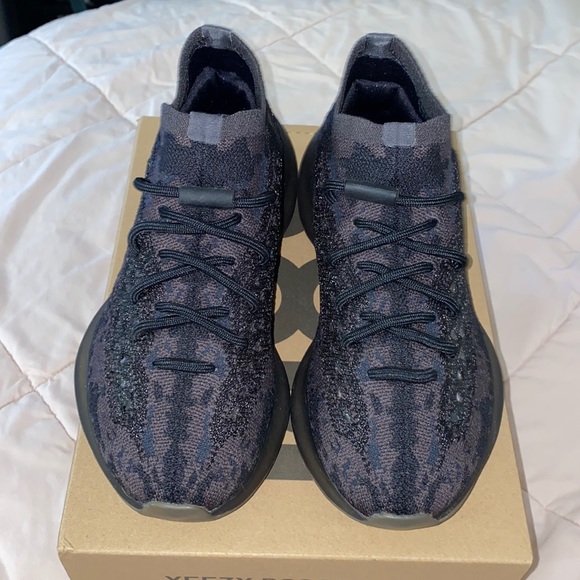 Yeezy 380 Onyx - Picture 2 of 6